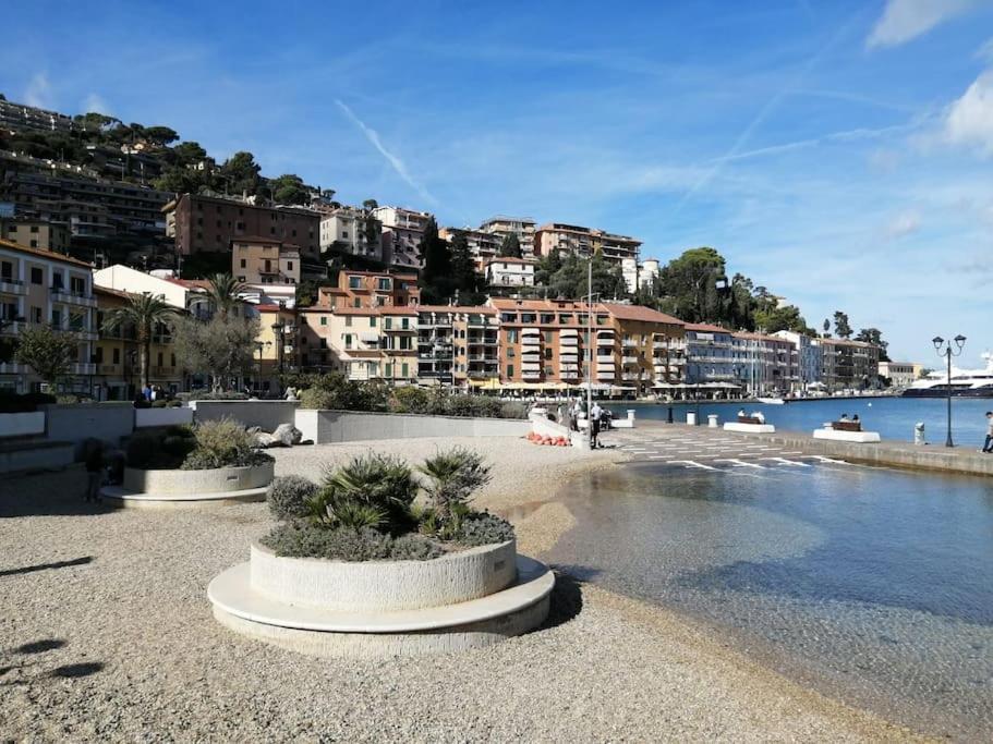 Sweet Liana Un Tuffo Nel Cuore Del Paese Porto Santo Stefano  Kültér fotó